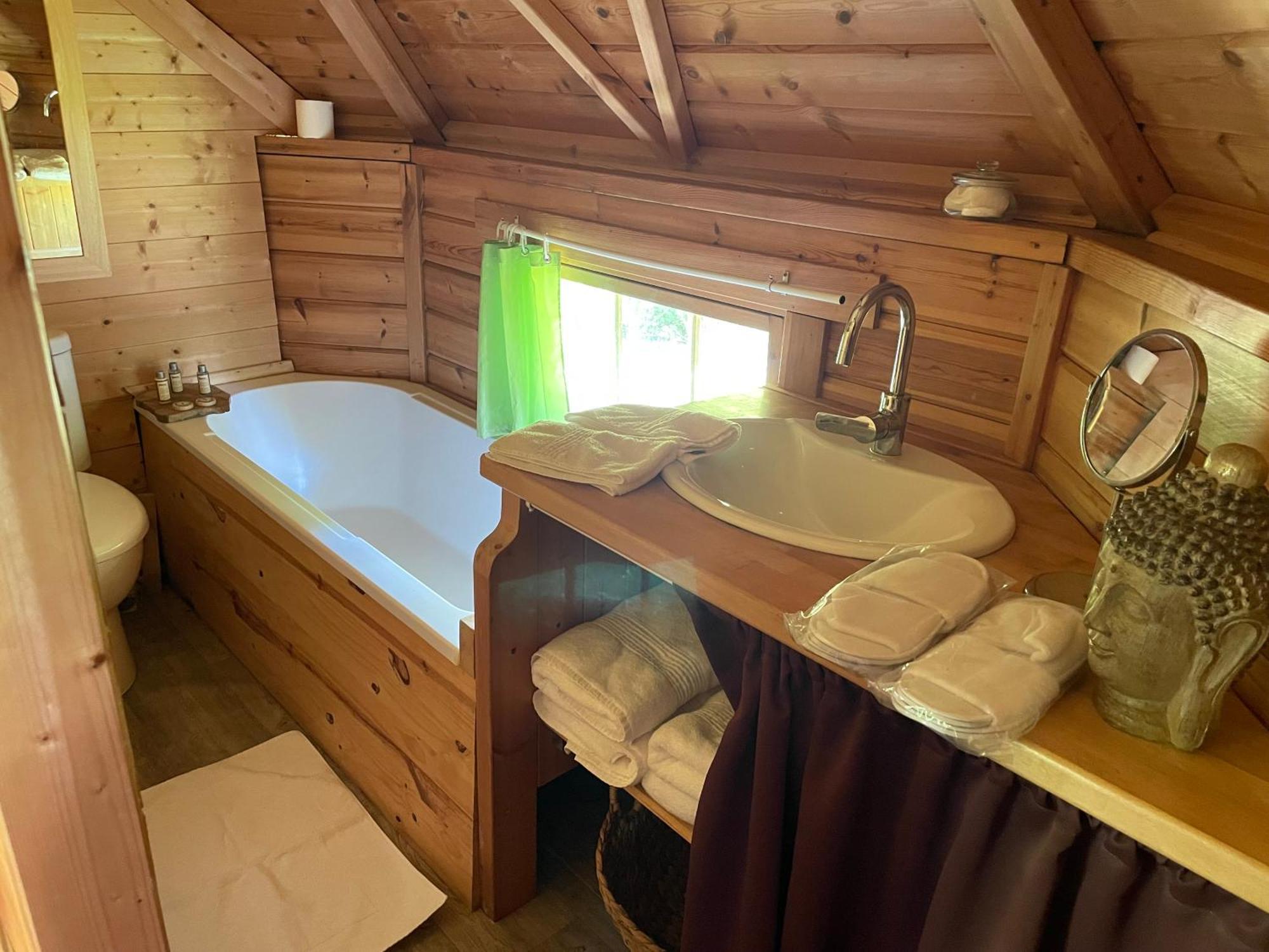 Aux Murmures De La Nature B&B Honfleur Bagian luar foto
